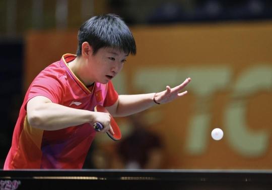 男子下棋时吸烟不慎引燃衣物