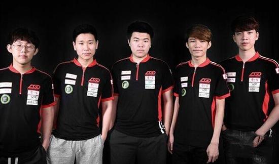 北青：约十人获国足新帅面试资格，邵佳一、李霄鹏等在列