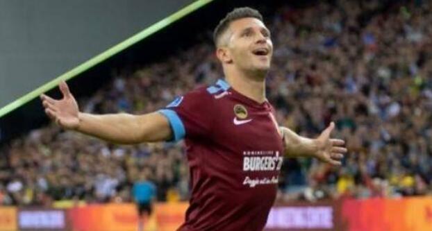 中超赛场争议判罚：VAR引发讨论,